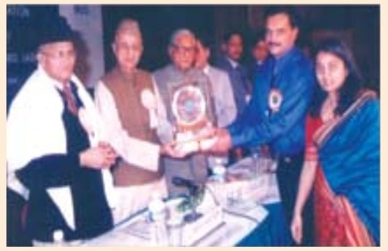 Vikas Ratna Gold Award to Dr. Satyjeet Wadhokar